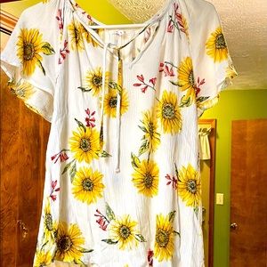 Women’s Maurices size small top
